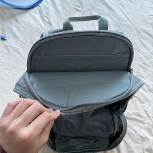 Columbia Manifest - Gray Backpack with Multiple Compartments